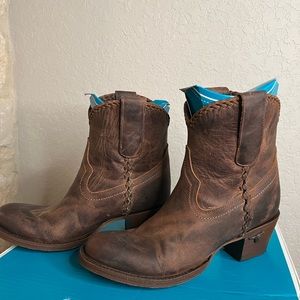 Worn once lane plain Jane shortie boots, 6.5 F